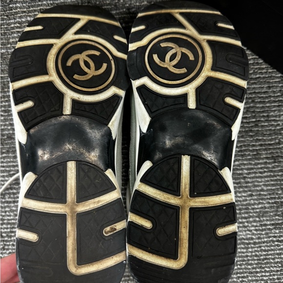 CHANEL CC RUNNING SNEAKERS - Picture 2 of 16